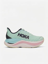 Hoka Skyward X en color verde menta