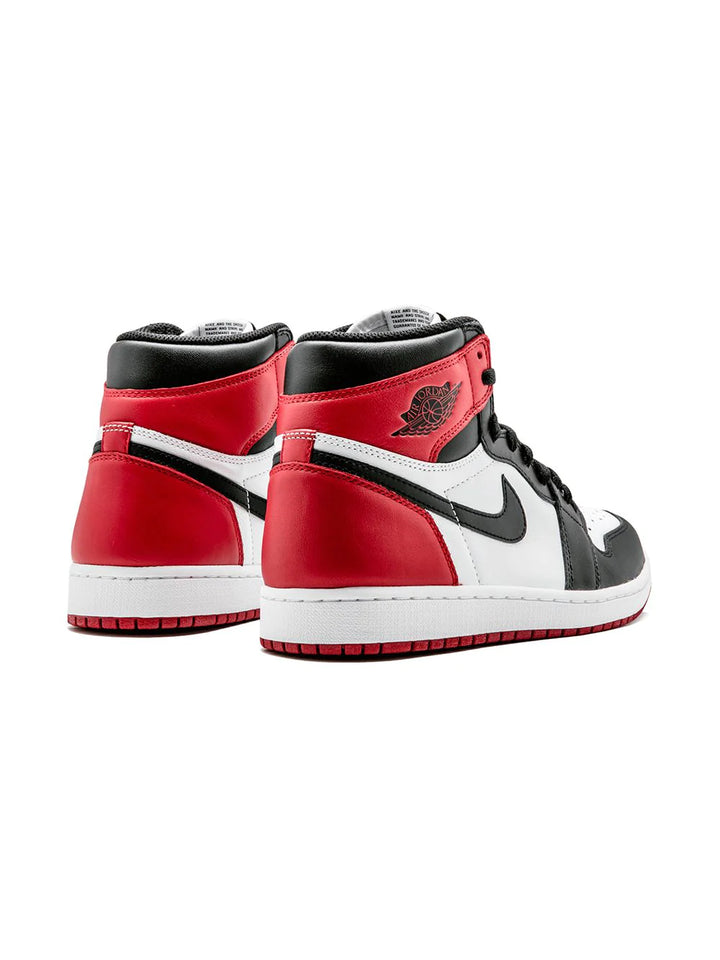 N370O Jordan Air Jordan 1 Retro High OG black toe