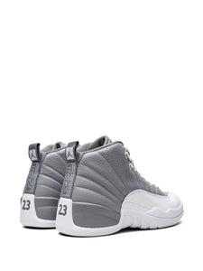 N372O Air Jordan 12 "Stealth" gris blanco