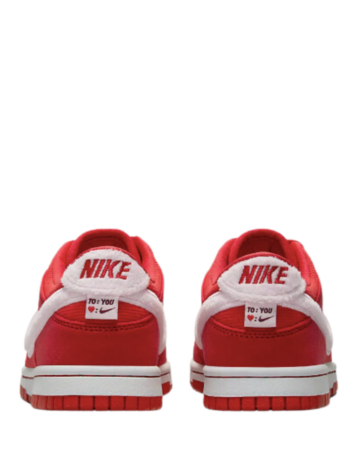 N373O Nike Dunk Low “Día de San Valentín”