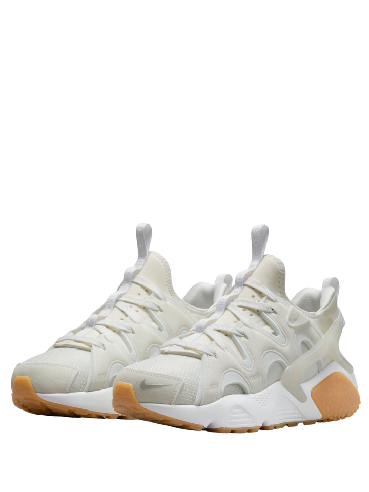 N373O NIKE’S NEW AIR HUARACHE CRAFT SURFACES IN “WHITE GUM
