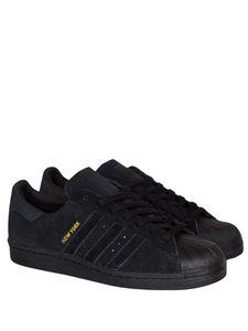 N370O TENIS SUPERSTAR CONCHA NEGRO GAMUZA NEW YORK