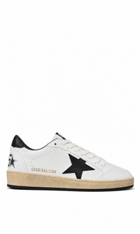 Golden Goose Ball Star en color blanco con estrella negra y talón negro. - Calzado de mujer y hombre