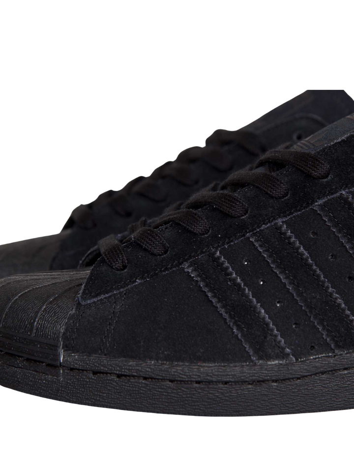 N370O TENIS SUPERSTAR CONCHA NEGRO GAMUZA NEW YORK