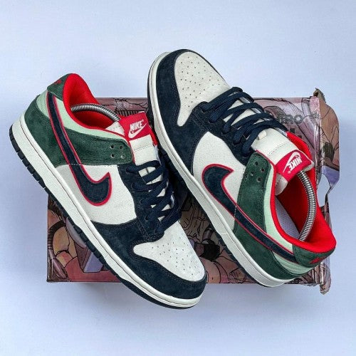 N372O NIKE SB DUNK LOW GREENBACK