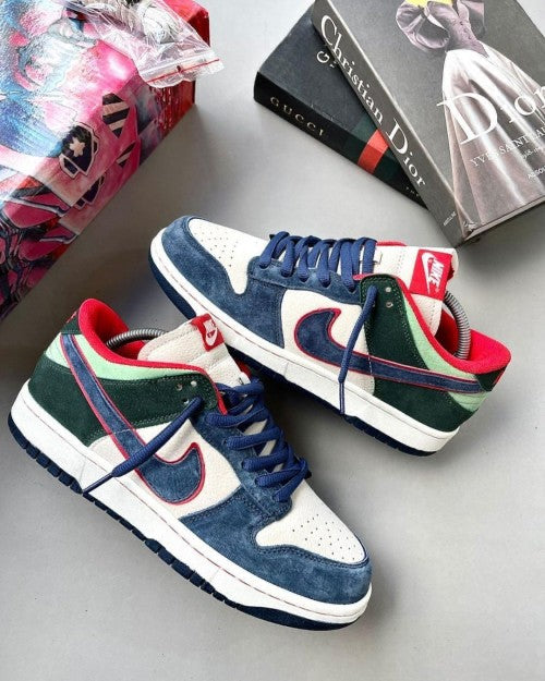 N372O NIKE SB DUNK LOW GREENBACK