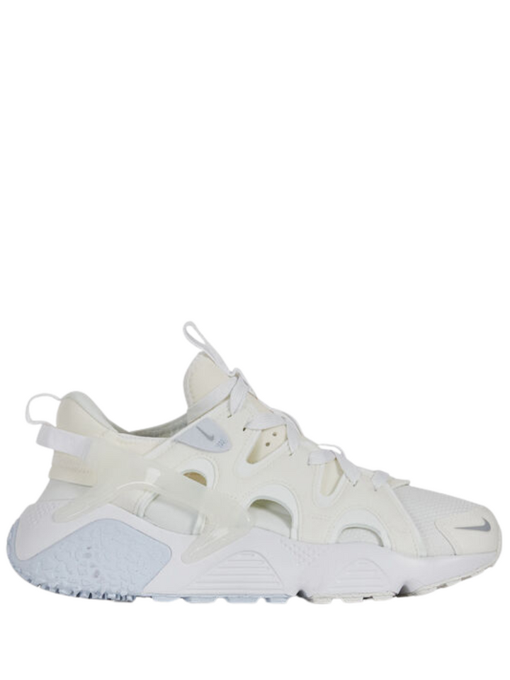 N373O NIKE’S NEW AIR HUARACHE CRAFT SURFACES IN “WHITE