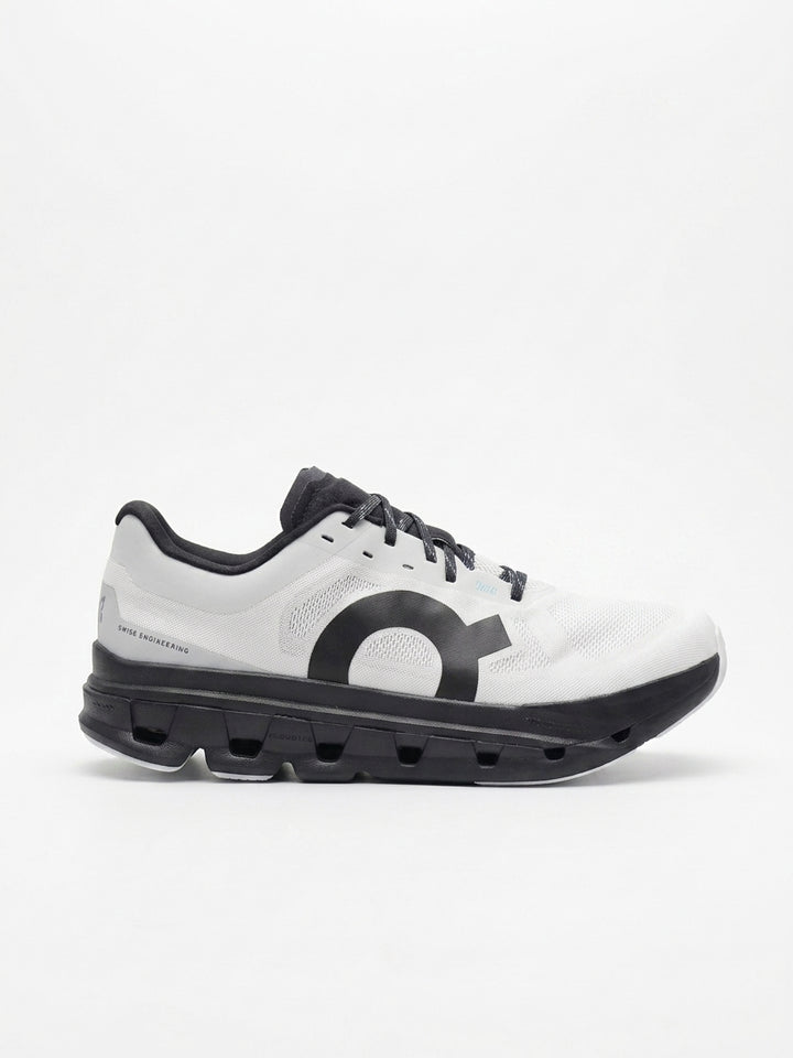 ON Cloudflow 4 - Tenis de correr para hombre gris y negro