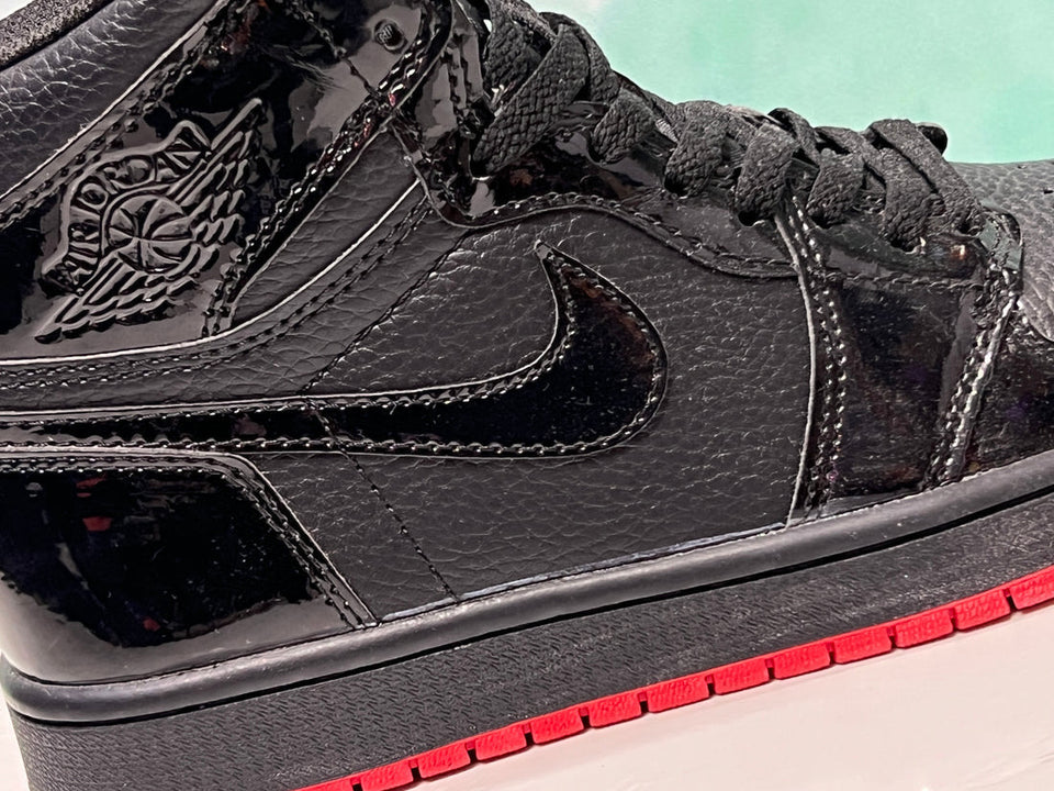 N370O Air Jordan Retro High OG BG JORDAN PIEL NEGRO ROJO SUELA ROJA