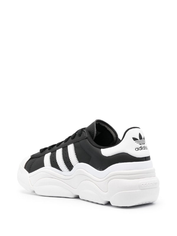 N372O adidas
Superstar chunky-sole leather sneakers
