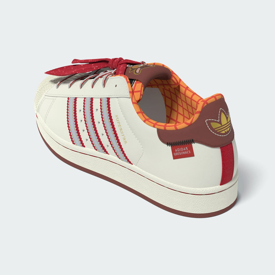 ADIDAS SUPERSTAR II SHOES SHOES WITH ICONIC SHELL TOE DESIGN FOR TIMELESS STYLE.