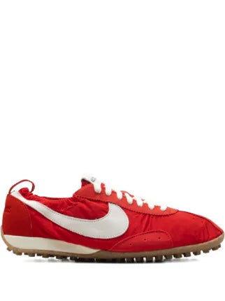 Moon Shoe x Jacquemus para mujer University Red and Gum Light Brown