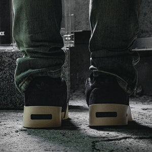 N372O FEAR OF GOD x ADIDAS ‘86 FORUM MID “BLACK”