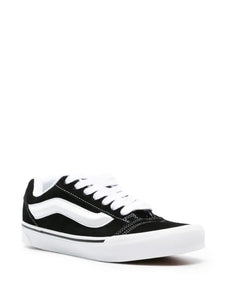 Vans knu skool negro blanco clásico