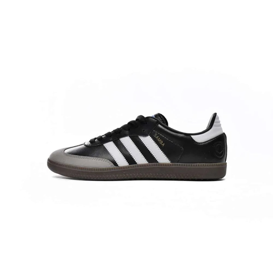 Samba Adidas Negro Blanco puntera gamuza beige