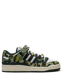 adidas "tenis Forum 84 Low ""30th Anniversary Green Camo"" de adidas x BAPE"