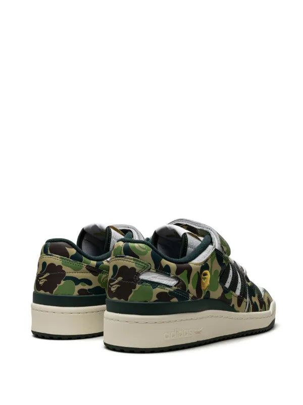 adidas "tenis Forum 84 Low ""30th Anniversary Green Camo"" de adidas x BAPE"