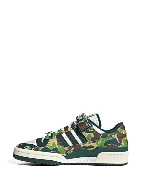 adidas "tenis Forum 84 Low ""30th Anniversary Green Camo"" de adidas x BAPE"