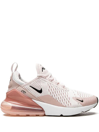 N372O Nike tenis Air Max 270
Rosa claro, blanco, diseño a paneles, detalle del logo Swoosh característico, logo en el contrafuerte, detalle de malla, puntera redonda, cierre con agujetas en la parte delantera, suela de goma y suela Air Max.