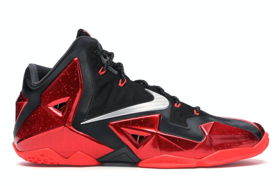 N372O Nike LeBron 11 'Away' Negros Rojos Metálicos