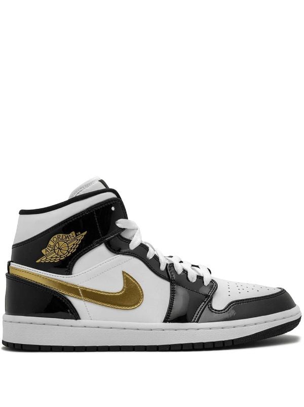 N373O Jordan 1 Mid Patent en negro, blanco y dorado– INEEDTENIS