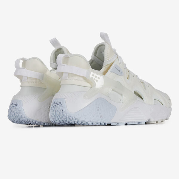 N373O NIKE’S NEW AIR HUARACHE CRAFT SURFACES IN “WHITE