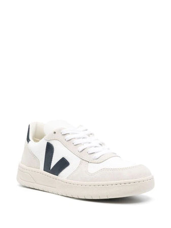 Veja v-10 tenis bajos black and white gamuza