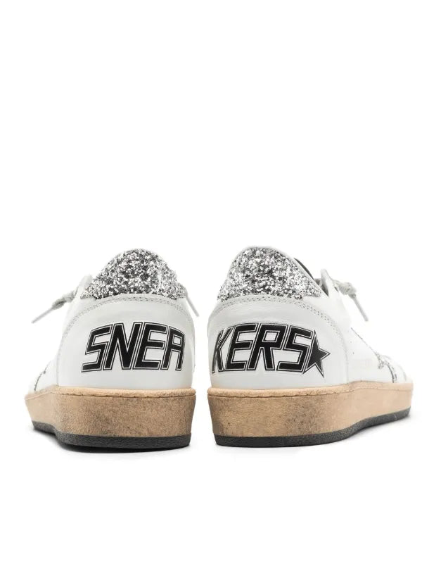 Golden Goose tenis bajos Ball Star blanco plata