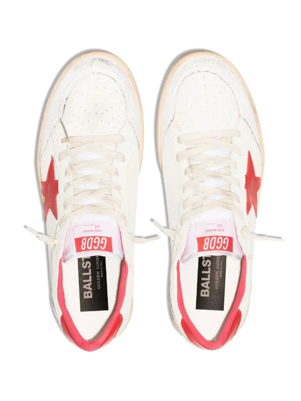Golden Goose tenis bajos Ball Star blanco rojo