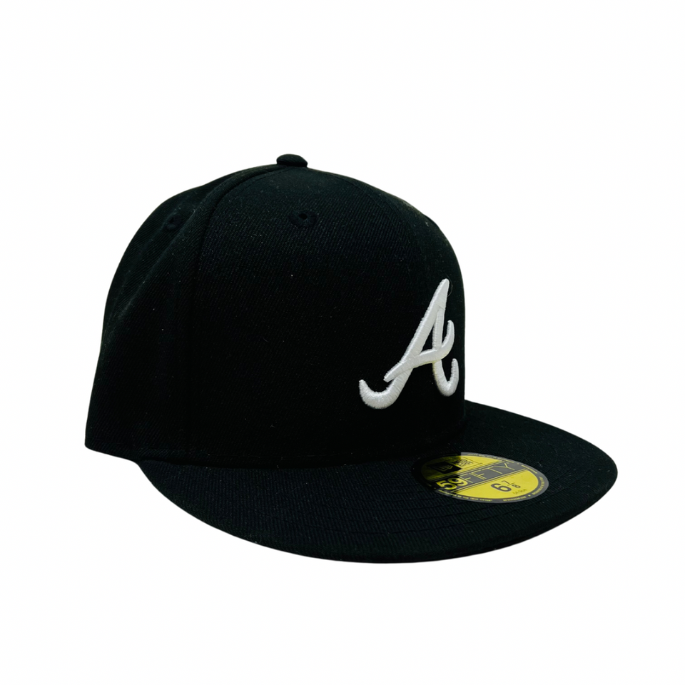 N373O Gorra SnapBack New Era Atlanta Braves Black On White 59FIFTY Cerrada negro blanco