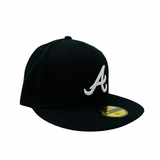 N373O Gorra SnapBack New Era Atlanta Braves Black On White 59FIFTY Cerrada negro blanco