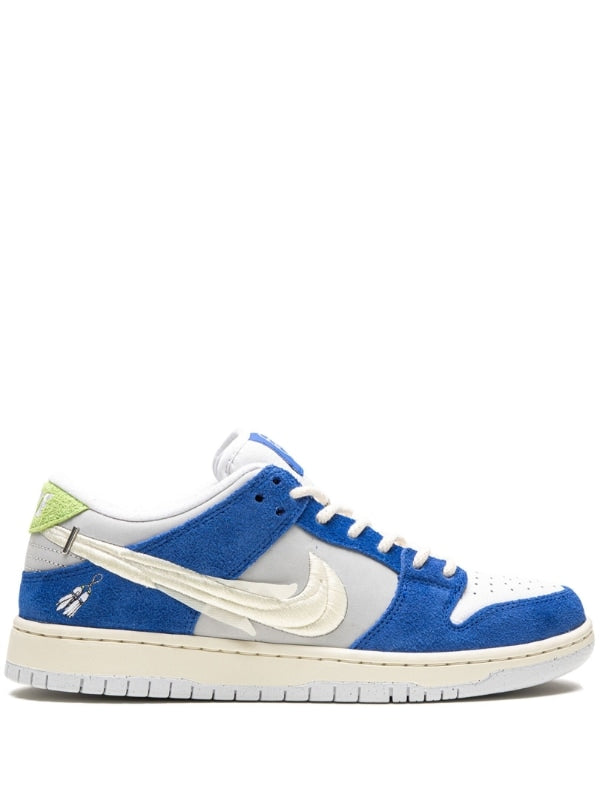 N370O Nike
x Fly Streetwear SB Dunk Low "Gardenia" sneakers
