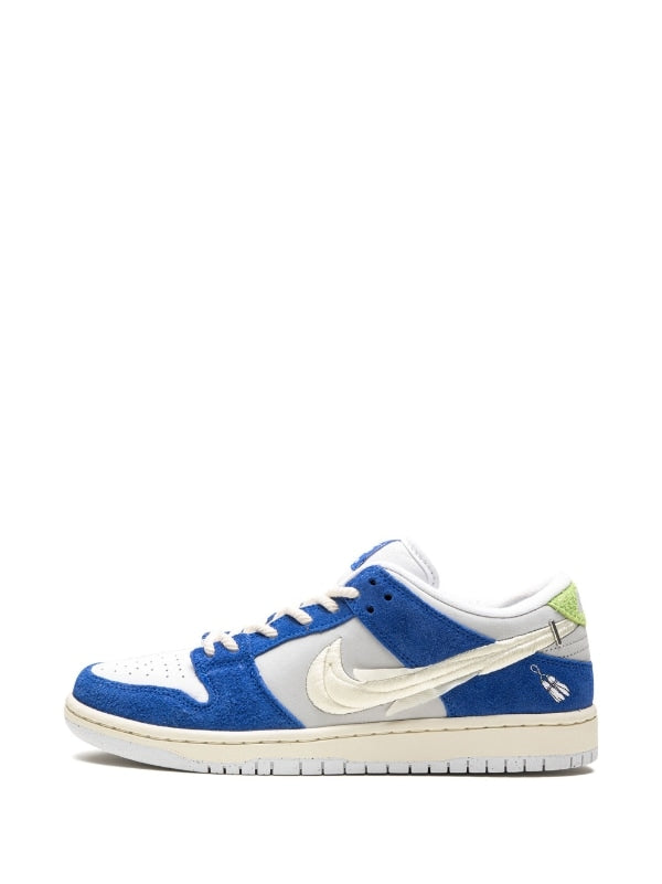 N370O Nike
x Fly Streetwear SB Dunk Low "Gardenia" sneakers