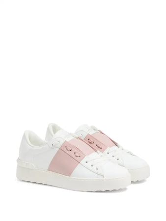 Valentino Garavani
tenis con apliques