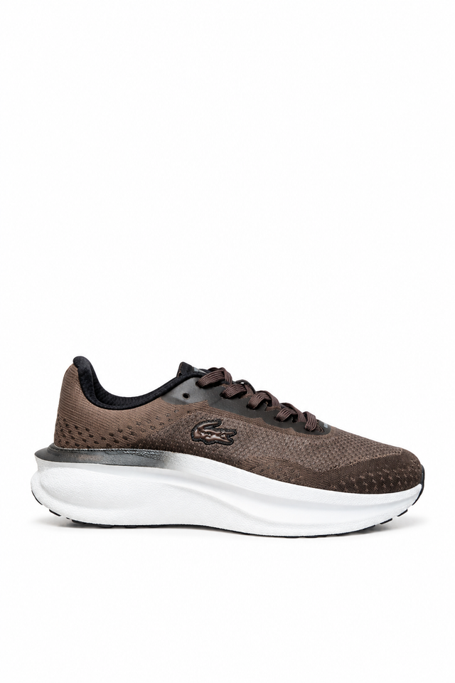Lacoste Neo Run en tono café oscuro