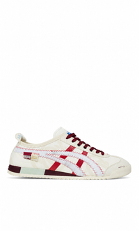 Onitsuka Tiger Mexico 66, caracterizados por sus franjas laterales en color rojo y bordes pespunteados