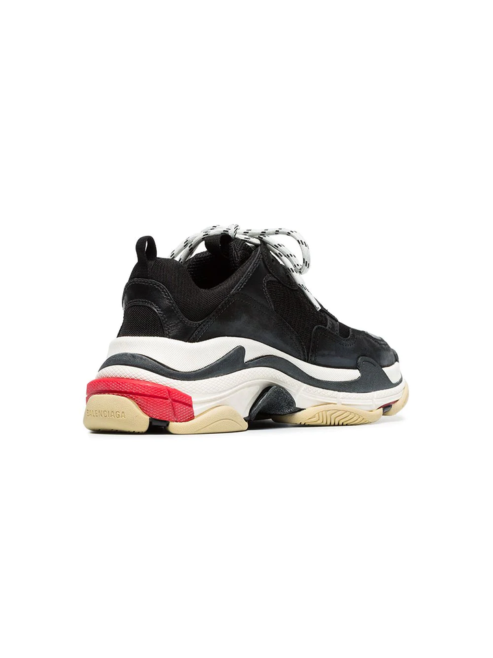 N372O Balenciaga tenis Triple S con agujetas