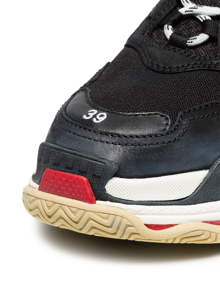 N372O Balenciaga tenis Triple S con agujetas