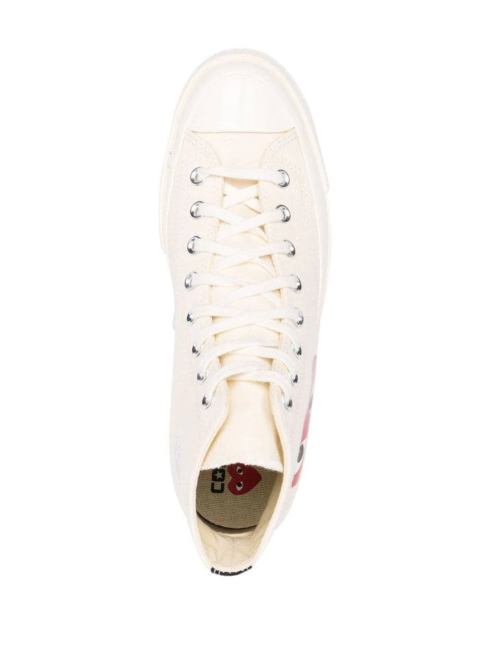 N373O tenis altos de Comme Des Garçons Play x Converse Marfil