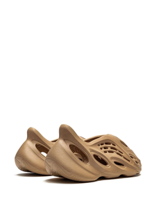 N370O Adidas Yeezy FOAM RNNR ‘Ochre’