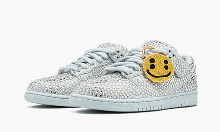 N372O Nike DUNK LOW "Cactus Plant Flea Market - Swarovski Crystals" dunk swarowsky plata