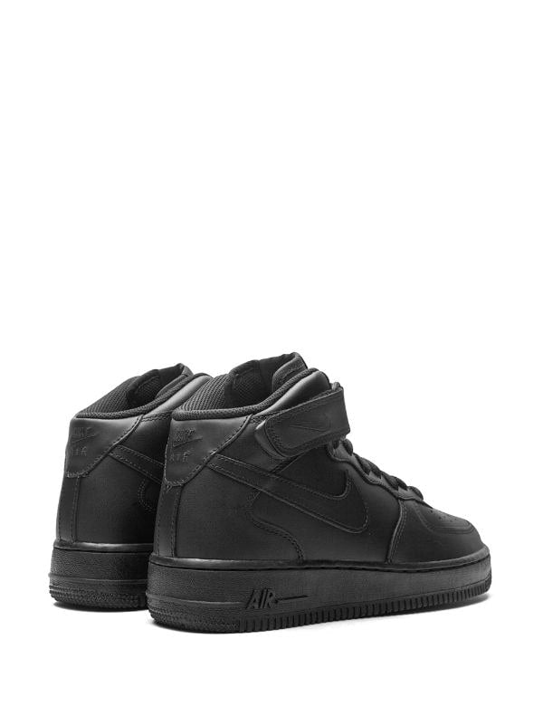 N370O Nike tenis Air Force 1 Mid '07 2021 Release Triple Black bota negro
