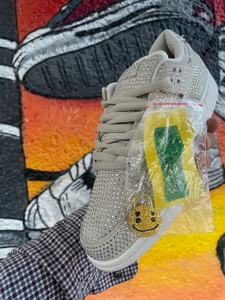 N372O Nike DUNK LOW "Cactus Plant Flea Market - Swarovski Crystals" dunk swarowsky plata